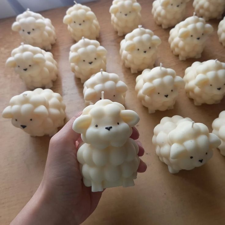 SHEEP SILICONE CLOUD MOLD 9.4 x 8.9